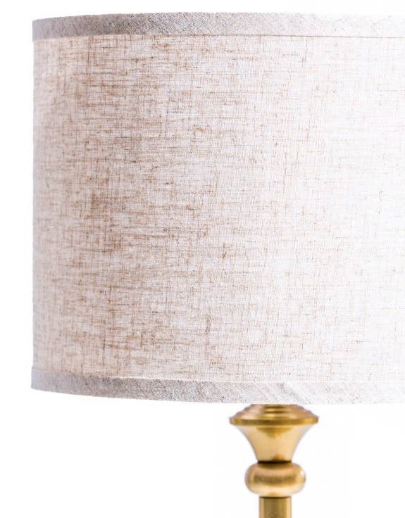 Stor Klassisk Bordlampe i Messing med Havrefarget Sylinderskjerm