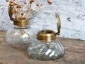 Liten fransk vase med tvist